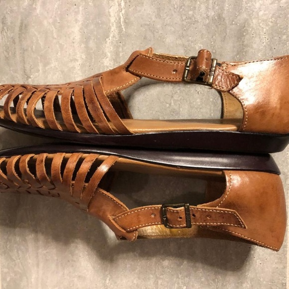 Sandals - Picture 3 of 5